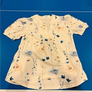 IECCP, NWT Cream Floral Short-Sleeve Blouse with Blue & Yellow Flowers, Size Med